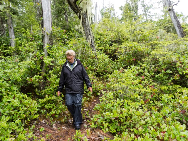 Wet Elisabeth in wet gear